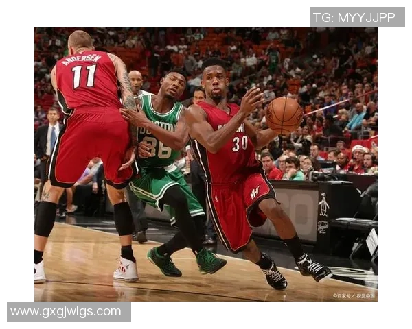 2020年东部决赛第四场热火与凯尔特人激战回顾与精彩瞬间分析